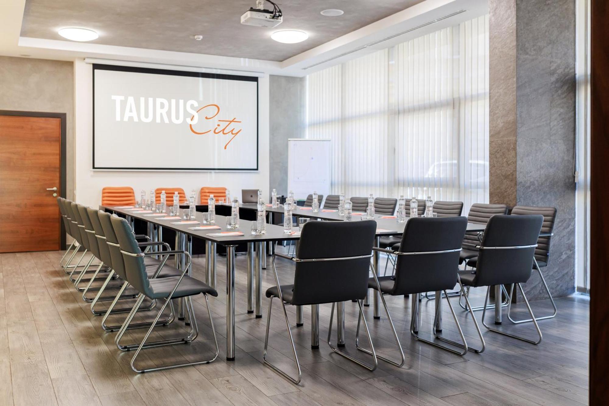Taurus City Hotel Lviv Exterior photo