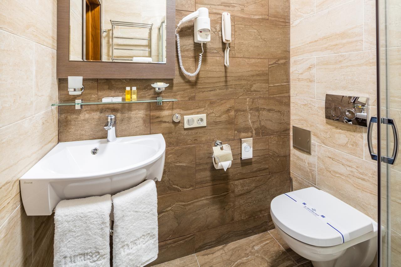 Taurus City Hotel Lviv Exterior photo