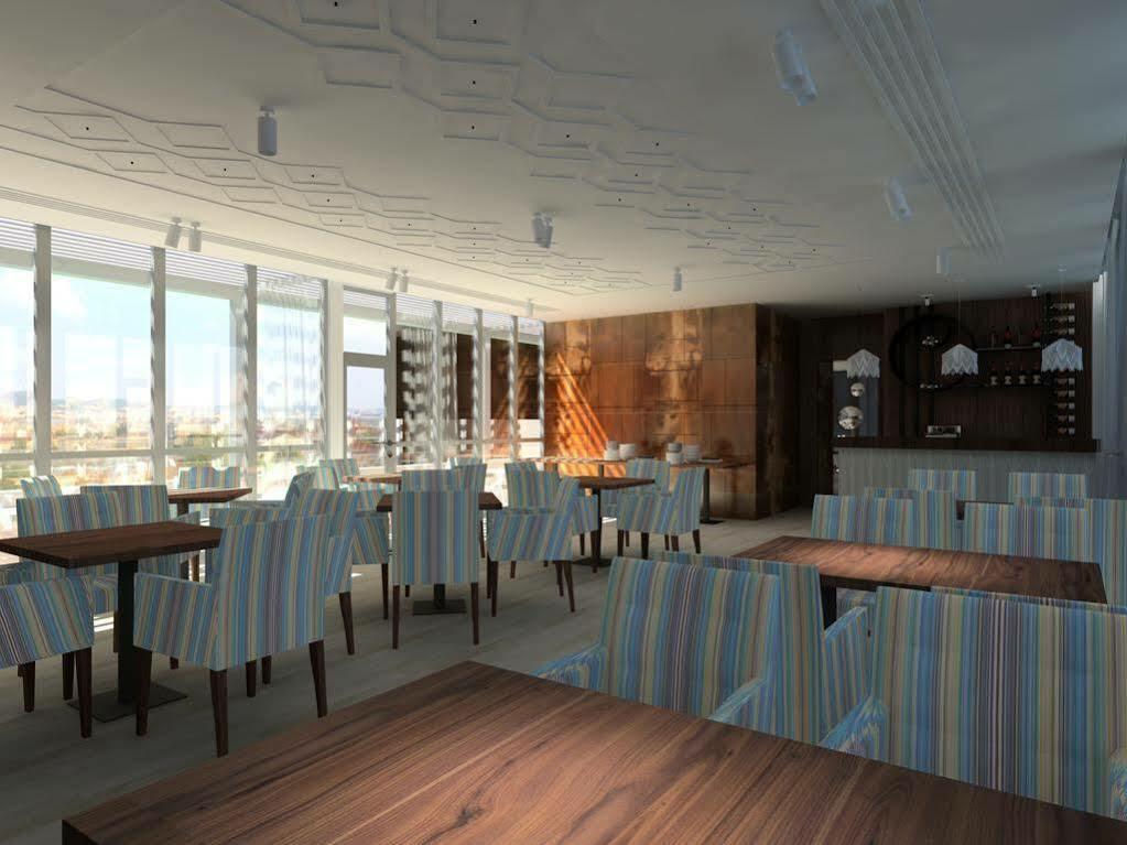 Taurus City Hotel Lviv Exterior photo