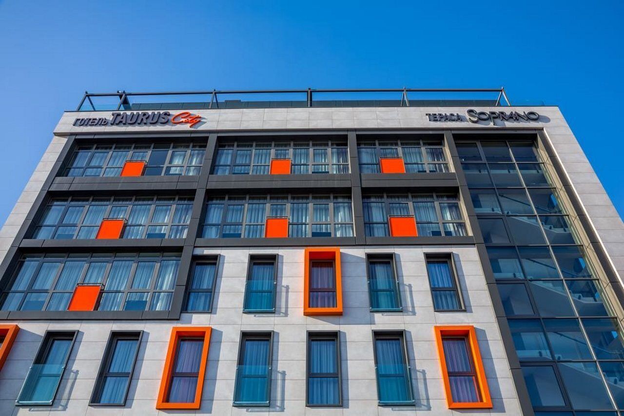 Taurus City Hotel Lviv Exterior photo